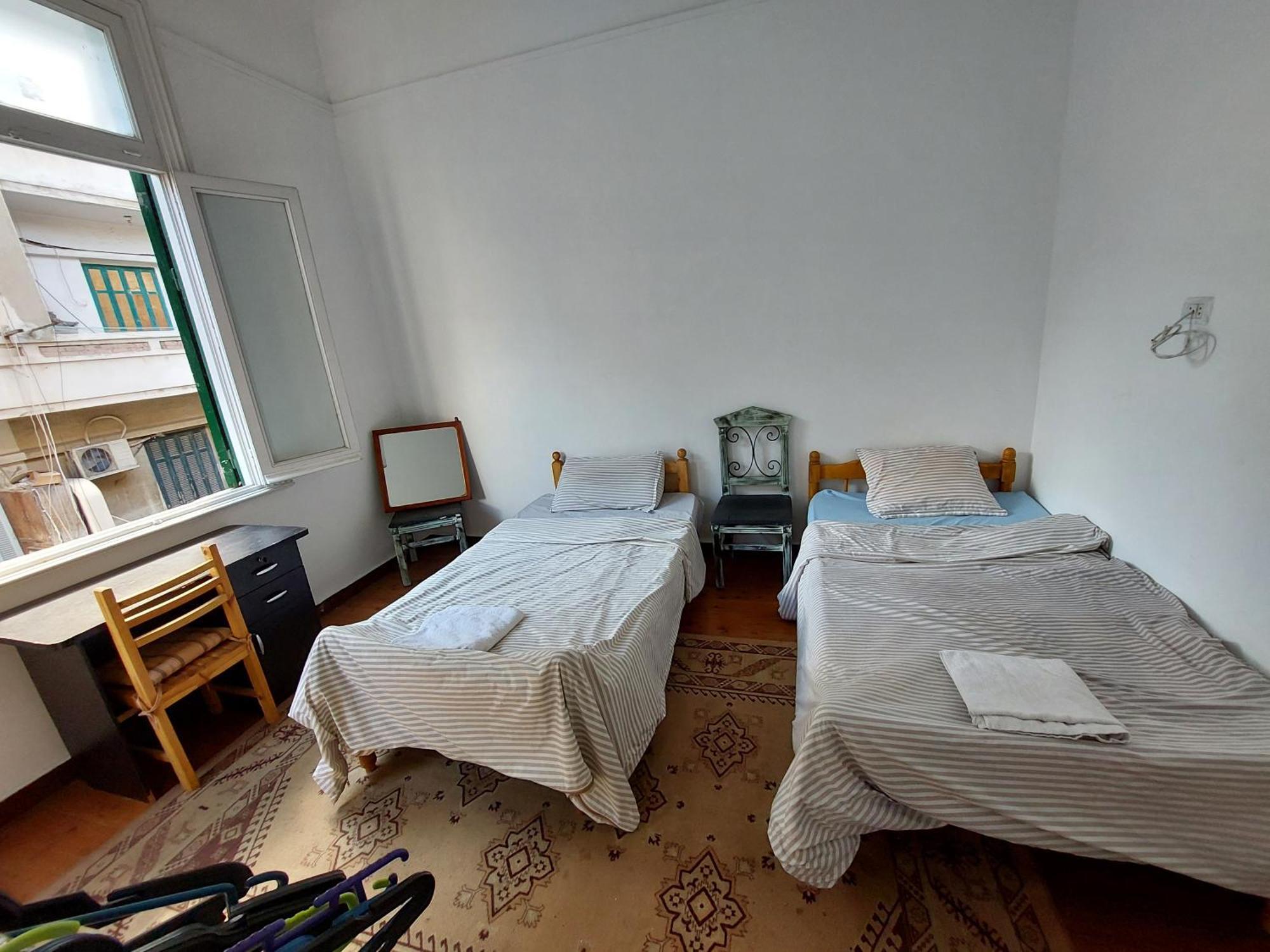 Al- Mazareta A Private Room At Shared Apartment For Men Only No Ladies Allowed غرفة خاصة في شقة مشتركة للرجال فقط ممنوع السيدات仅限男士 女士不允许 Alexandria Luaran gambar